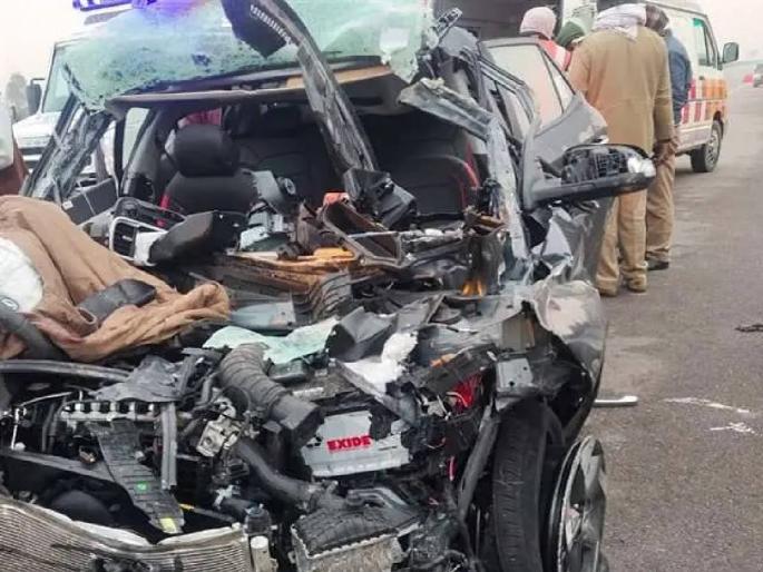 5 killed in accident on Agra-Lucknow Expressway while returning to Rajasthan after marriage in Uttar Pradesh's Gorakhpur   | हृदयद्रावक! वधू-वरांच्या स्वागताची जय्यत तयारी अन् मृतदेहांची लागली रांग; जोडप्यासह 11 जण चिरडले 5 killed in accident on Agra-Lucknow Expressway while returning to Rajasthan after marriage in Uttar Pradesh's Gorakhpur   | हृदयद्रावक! वधू-वरांच्या स्वागताची जय्यत तयारी अन् मृतदेहांची लागली रांग; जोडप्यासह 11 जण चिरडले