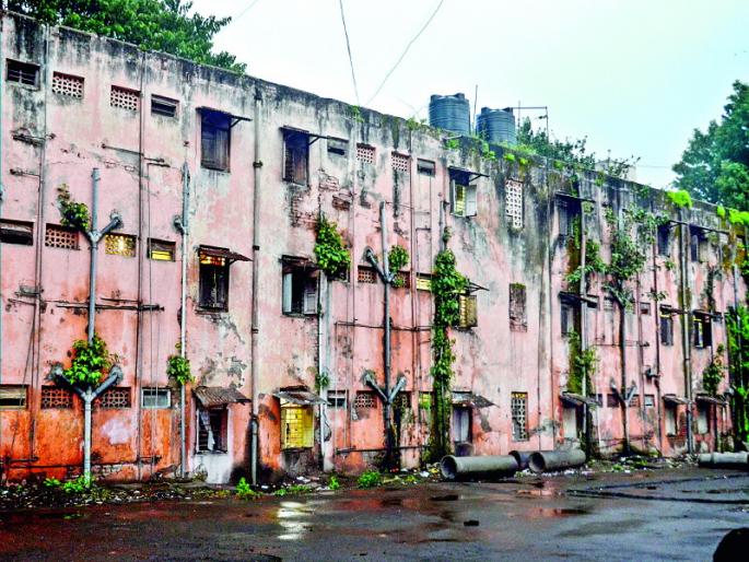 Ten percent additional FSI to housing establishments for redevelopment | पुनर्विकसनासाठी गृहनिर्माण संस्थांना दहा टक्के अतिरिक्त एफएसआय Ten percent additional FSI to housing establishments for redevelopment | पुनर्विकसनासाठी गृहनिर्माण संस्थांना दहा टक्के अतिरिक्त एफएसआय