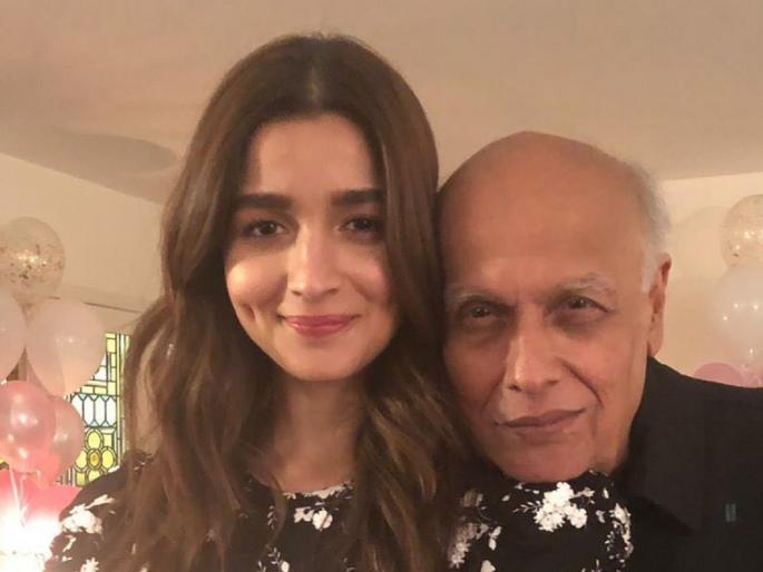 Happy Birthday Alia Bhatt: alia bhatt celebrates her 26th birthday with family and friends | Happy Birthday Alia Bhatt: रात्री १२ च्या ठोक्याला अशी रंगली आलिया भटची बर्थ डे पार्टी! पाहा, फोटो!! Happy Birthday Alia Bhatt: alia bhatt celebrates her 26th birthday with family and friends | Happy Birthday Alia Bhatt: रात्री १२ च्या ठोक्याला अशी रंगली आलिया भटची बर्थ डे पार्टी! पाहा, फोटो!!