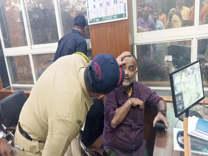 Thane Municipal Corporation Assistant Commissioner Mahesh Aher was beaten up by NCP workers   | ठामपाचे सहायक आयुक्त महेश आहेर यांना राष्ट्रवादीच्या कार्यकर्त्यांकडून मारहाण   Thane Municipal Corporation Assistant Commissioner Mahesh Aher was beaten up by NCP workers   | ठामपाचे सहायक आयुक्त महेश आहेर यांना राष्ट्रवादीच्या कार्यकर्त्यांकडून मारहाण