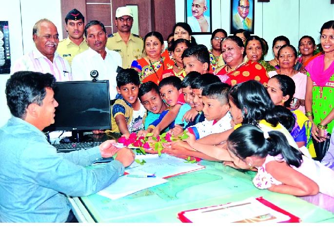 Kolhapur Shivaji Peth's 'Padmaraje' does not have warfare centers | कोल्हापूर शिवाजी पेठेतील ‘पद्माराजे’त युद्धकला केंद्र नकोच Kolhapur Shivaji Peth's 'Padmaraje' does not have warfare centers | कोल्हापूर शिवाजी पेठेतील ‘पद्माराजे’त युद्धकला केंद्र नकोच