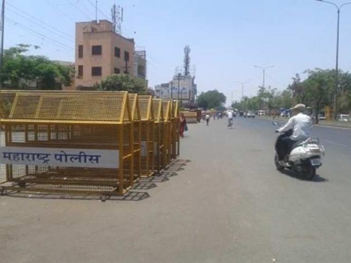 specific areas are sealed in central Nagpur | Corona Virus in Nagpur; मध्य नागपुरातील अनेक वस्त्या सील specific areas are sealed in central Nagpur | Corona Virus in Nagpur; मध्य नागपुरातील अनेक वस्त्या सील
