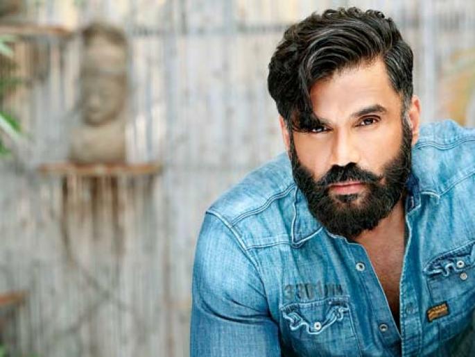 birthday special sunil shetty is known as bollywood ambani | Birthday Special : एकही चित्रपट न करता दरवर्षी कोट्यवधी रूपये कमावतो सुनील शेट्टी, असा आहे शाही थाट
