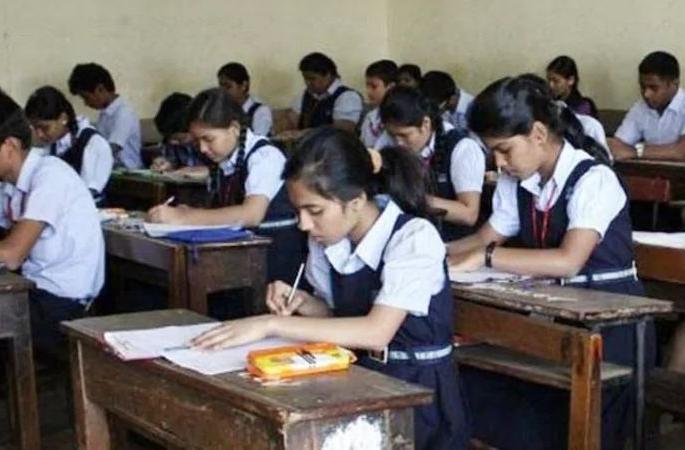CBSC students do not have to wear uniforms | सीबीएससीच्या विद्यार्थ्यांना गणवेशाची सक्ती नको