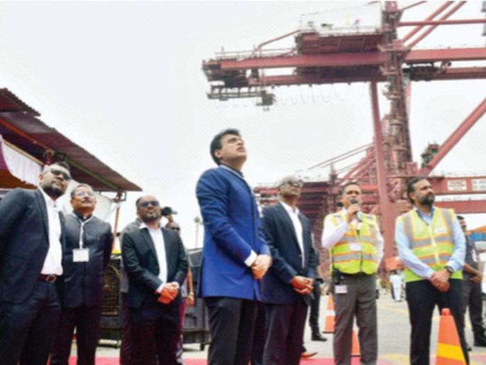 Maldivian President's convoy infiltrated; A case has been registered against the biker | मालदीव राष्ट्राध्यक्षांच्या ताफ्यात घुसखोरी; दुचाकीस्वारावर गुन्हा दाखल Maldivian President's convoy infiltrated; A case has been registered against the biker | मालदीव राष्ट्राध्यक्षांच्या ताफ्यात घुसखोरी; दुचाकीस्वारावर गुन्हा दाखल