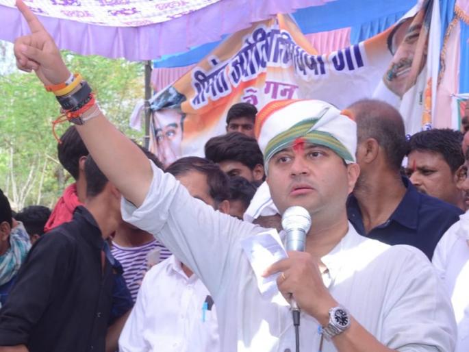 Maharashtra Election 2019: 'It is disgraceful to deprive new generation of Chhatrapati Shivaji from history' Says Jyotiraditya Scindia | Maharashtra Election 2019: 'नव्या पिढीला छत्रपती शिवरायांच्या इतिहासापासून वंचित ठेवणं हे संतापजनक' Maharashtra Election 2019: 'It is disgraceful to deprive new generation of Chhatrapati Shivaji from history' Says Jyotiraditya Scindia | Maharashtra Election 2019: 'नव्या पिढीला छत्रपती शिवरायांच्या इतिहासापासून वंचित ठेवणं हे संतापजनक'