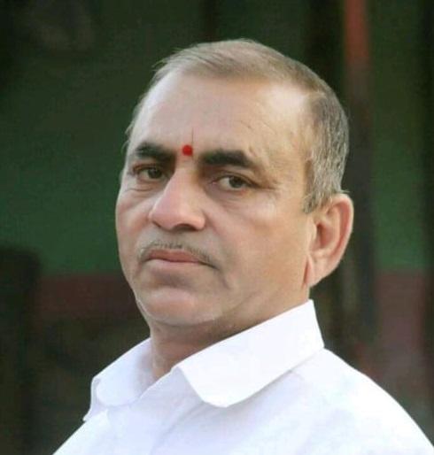 In a fit of rage, he stabbed his mother in the head with a sword and blew her away | आईला घोडा म्हटल्याच्या संतापात डोक्यात तलवारीने वार करून एकास उडवले  In a fit of rage, he stabbed his mother in the head with a sword and blew her away | आईला घोडा म्हटल्याच्या संतापात डोक्यात तलवारीने वार करून एकास उडवले