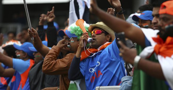 India vs Pakistan, Latest News: Vijay Shankar gives first break through to india | India Vs Pakistan, Latest News: भारताला 'शंकर' पावला; दिली ही गूड न्यूज...