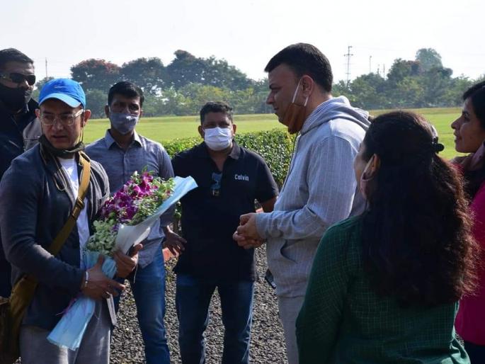Mr. Perfectionist Aamir khan's tour in Nashik and Madhuri's start shooting | मिस्टर परफेक्शनिस्ट आमीरचा नाशिकमध्ये फेरफटका तर माधुरीचं शुटींग सुरू Mr. Perfectionist Aamir khan's tour in Nashik and Madhuri's start shooting | मिस्टर परफेक्शनिस्ट आमीरचा नाशिकमध्ये फेरफटका तर माधुरीचं शुटींग सुरू