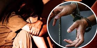 Put a screw driver on the husband's head; He was unknowingly murdered by his wife | पतीच्या डोक्यात स्क्रू ड्रायव्हर घातला; पत्नीच्या हातून कळत नकळत हातून खून झाला Put a screw driver on the husband's head; He was unknowingly murdered by his wife | पतीच्या डोक्यात स्क्रू ड्रायव्हर घातला; पत्नीच्या हातून कळत नकळत हातून खून झाला