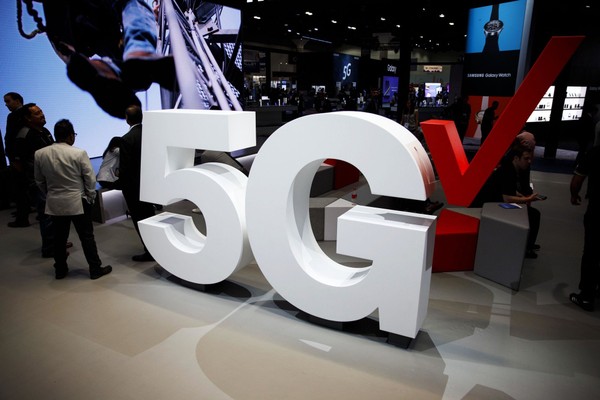 With '3G', the importance of 'telecommunication' will increase | ‘५जी’मुळे ‘दूरसंचार’चे महत्त्व आणखी वाढणार With '3G', the importance of 'telecommunication' will increase | ‘५जी’मुळे ‘दूरसंचार’चे महत्त्व आणखी वाढणार