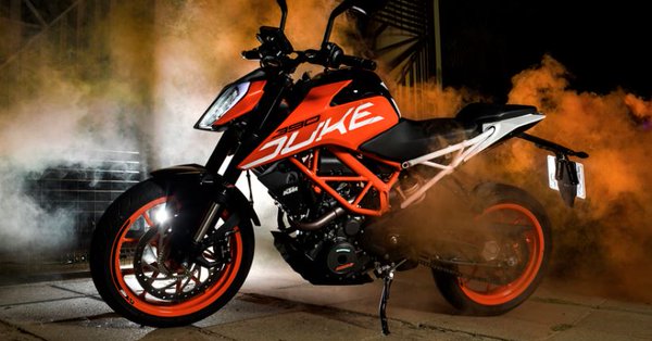 KTM's 125 cc bike launched in India; The price is as high as the new iPhone | केटीएमची 125 सीसी बाईक भारतात लाँच; किंमत नव्या आयफोनएवढी