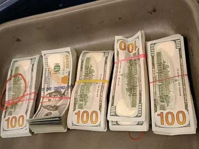Customs seize 60K USD from mumbai airport | अंतर्वस्त्रात लपवून आणले ६० हजार डॉलर; विमानतळावरील कर्मचाऱ्याचा सहभाग? Customs seize 60K USD from mumbai airport | अंतर्वस्त्रात लपवून आणले ६० हजार डॉलर; विमानतळावरील कर्मचाऱ्याचा सहभाग?