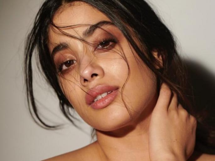 Janhvi Kapoor on RoohiAfza: Will not speak much about the film, can catch evil's eye | जान्हवी कपूरला वाटतेय ‘या’ गोष्टीची भीती; याला अंधश्रद्धा म्हणाल की आणखी काही? Janhvi Kapoor on RoohiAfza: Will not speak much about the film, can catch evil's eye | जान्हवी कपूरला वाटतेय ‘या’ गोष्टीची भीती; याला अंधश्रद्धा म्हणाल की आणखी काही?