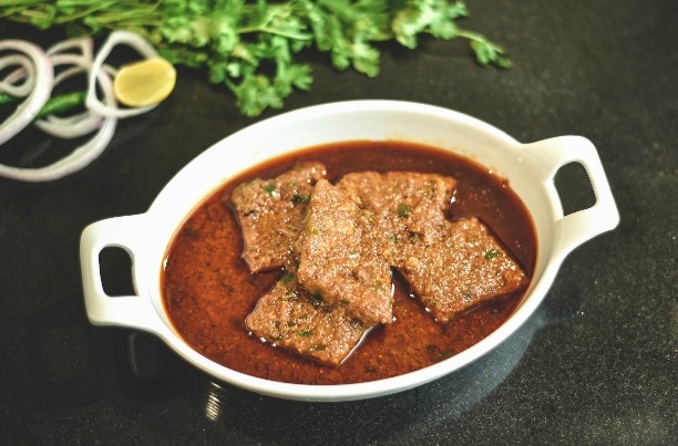 'Saoji' starts in Nagpur, but 'entry' through the back door | नागपुरात ‘सावजी’ सुरू, पण मागच्या दाराने ‘एन्ट्री’ 'Saoji' starts in Nagpur, but 'entry' through the back door | नागपुरात ‘सावजी’ सुरू, पण मागच्या दाराने ‘एन्ट्री’