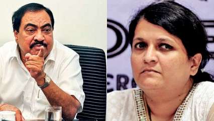 Anjali escapes due to overwhelming evidence that Damania is pulling | अंजली दमानिया काढताहेत सबळ पुराव्यांअभावी पळ Anjali escapes due to overwhelming evidence that Damania is pulling | अंजली दमानिया काढताहेत सबळ पुराव्यांअभावी पळ