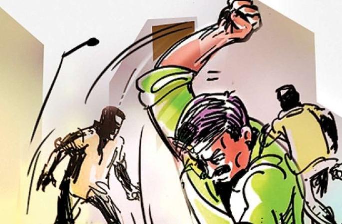 He attacked his friend out of anger after leaving his girlfriend .. but it turned out well ... | प्रेयसी सोडून गेल्याच्या रागातून केला मित्रावर हल्ला.. पण झाले भलतेच... He attacked his friend out of anger after leaving his girlfriend .. but it turned out well ... | प्रेयसी सोडून गेल्याच्या रागातून केला मित्रावर हल्ला.. पण झाले भलतेच...
