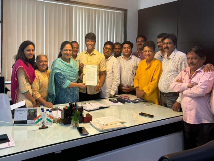 Demand for direct subsidy to Marathi films | मराठी चित्रपटांना सरसकट अनुदान देण्याची मागणी Demand for direct subsidy to Marathi films | मराठी चित्रपटांना सरसकट अनुदान देण्याची मागणी