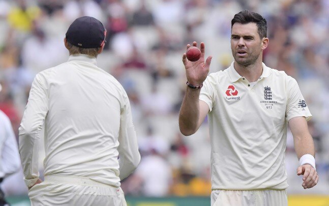 me tampering the ball for James Anderson, England's embarrassing statement | जेम्स अँडरसनसाठी 'मी' बॉल टॅम्परिंग करायचो, इंग्लंडच्या खेळाडूचे खळबळजनक वक्तव्य