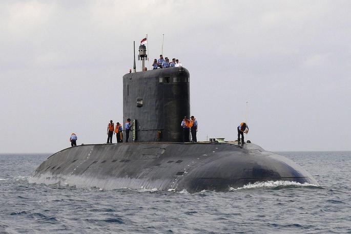 India Continuing Policy To Counter China Set To Hand Over Submarine To Myanmar | चीनच्या खेळीला उत्तर देण्यासाठी भारत सज्ज; म्यानमारला लवकरच सोपविणार INS सिंधूवीर India Continuing Policy To Counter China Set To Hand Over Submarine To Myanmar | चीनच्या खेळीला उत्तर देण्यासाठी भारत सज्ज; म्यानमारला लवकरच सोपविणार INS सिंधूवीर