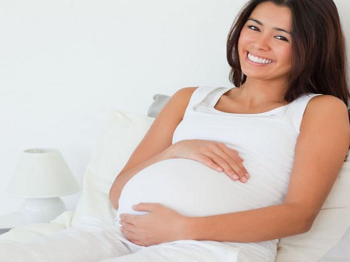Fruits for mother's and baby's health in pregnancy | ही फळं प्रेग्नेंसीमध्ये आईच्या आणि बाळाच्या आरोग्याला ठेवतील उत्तम Fruits for mother's and baby's health in pregnancy | ही फळं प्रेग्नेंसीमध्ये आईच्या आणि बाळाच्या आरोग्याला ठेवतील उत्तम