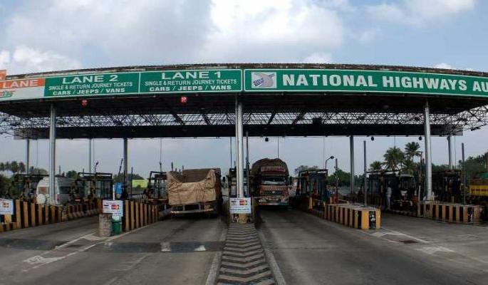 The toll tax on the highways start again | महामार्गांवर टोल टॅक्सने पुन्हा डोकेवर काढले The toll tax on the highways start again | महामार्गांवर टोल टॅक्सने पुन्हा डोकेवर काढले