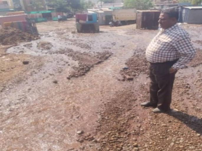 A 400 mm diameter pipeline supplying water to Buldhana city suffered a leak on Tuesday afternoon | जलवाहिनीला गळती, शहराचा पाणी पुरवठा ठप्प A 400 mm diameter pipeline supplying water to Buldhana city suffered a leak on Tuesday afternoon | जलवाहिनीला गळती, शहराचा पाणी पुरवठा ठप्प