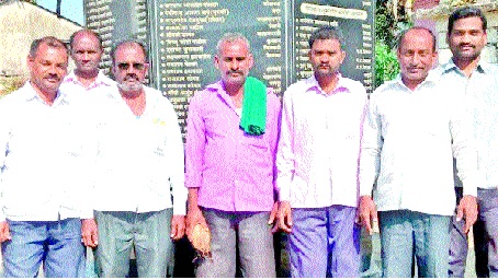 ... and meet the devotee of Karnataka, God is the God of Belshikar! Sadly, Sadashiv succumbed at home: Prolonged human flutter | ...अन् कर्नाटकातील भक्ताला भेटला बिळाशीकरांमध्ये देव! हरविलेला सदाशिव सुखरूप घरी : प्रांतिक वादात झुळझुळला माणुसकीचा झरा  ... and meet the devotee of Karnataka, God is the God of Belshikar! Sadly, Sadashiv succumbed at home: Prolonged human flutter | ...अन् कर्नाटकातील भक्ताला भेटला बिळाशीकरांमध्ये देव! हरविलेला सदाशिव सुखरूप घरी : प्रांतिक वादात झुळझुळला माणुसकीचा झरा