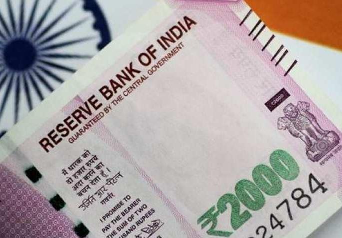 For Private Sector Salaries, This Was The Worst Year In A Decade | अर्थव्यवस्थेतील मंदीमुळे बेरोजगारांना रोजगार नाही तर नोकरदारांना पगारवाढ नाही