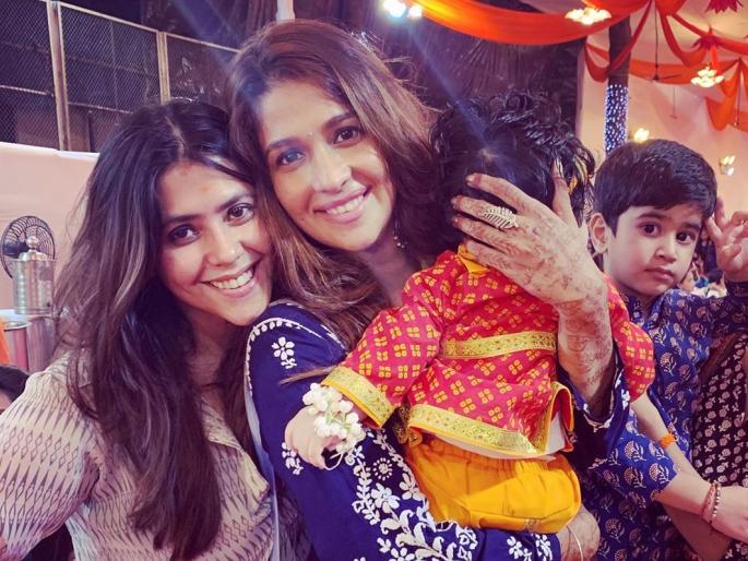 ekta kapoor son ravie first picture out mistakenly when he dressed as krishna at mandir | अखेर दिसलाच एकता कपूरच्या मुलाचा चेहरा, पाहा पहिला फोटो ekta kapoor son ravie first picture out mistakenly when he dressed as krishna at mandir | अखेर दिसलाच एकता कपूरच्या मुलाचा चेहरा, पाहा पहिला फोटो