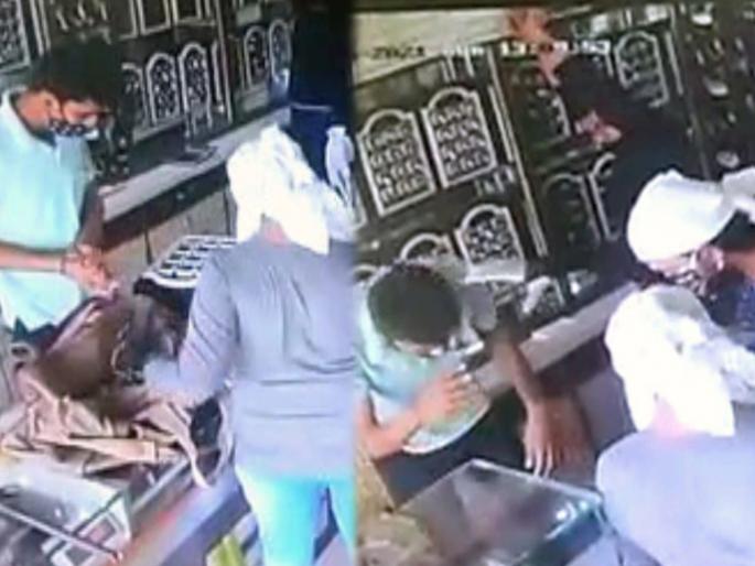 Couple used toy gun to rob a jewelery showroom in Ahmedabad | खेळण्यातली बंदूक घेऊन ज्वेलरी शोरूम लुटायला गेले होते पती-पत्नी आणि मग पुढे झालं असं काही... Couple used toy gun to rob a jewelery showroom in Ahmedabad | खेळण्यातली बंदूक घेऊन ज्वेलरी शोरूम लुटायला गेले होते पती-पत्नी आणि मग पुढे झालं असं काही...