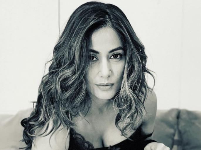 hina khan share bold pictures on social media | खल्लास!! अर्ध्या रात्री हिना खानने शेअर केलेत बोल्ड फोटो hina khan share bold pictures on social media | खल्लास!! अर्ध्या रात्री हिना खानने शेअर केलेत बोल्ड फोटो
