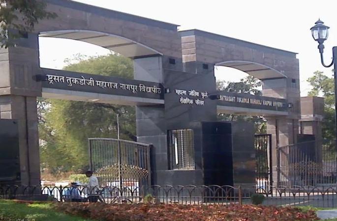 Only one teacher in each of the ten postgraduate departments; Picture from Nagpur University | दहा पदव्युत्तर विभागात प्रत्येकी एकच शिक्षक; नागपूर विद्यापीठातील चित्र Only one teacher in each of the ten postgraduate departments; Picture from Nagpur University | दहा पदव्युत्तर विभागात प्रत्येकी एकच शिक्षक; नागपूर विद्यापीठातील चित्र