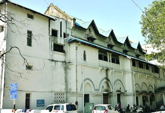 Life threat to patients at Mayo Hospital in Nagpur | उपराजधानीतील मेयो रुग्णालयातल्या रुग्णांना जीवाचा धोका