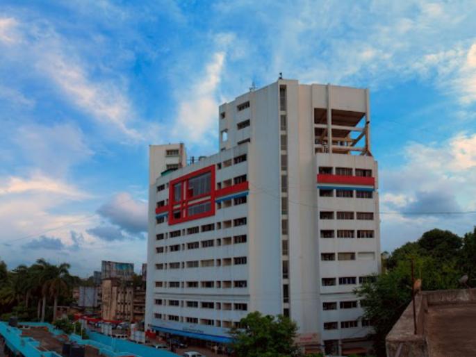 An eight-member committee will investigate the death of a husband and wife in the Sahyadri Mountains. | Sahyadri Hospital: सह्याद्रीतील पती-पत्नीच्या मृत्यूची आठ सदस्यीय समिती चौकशी करणार An eight-member committee will investigate the death of a husband and wife in the Sahyadri Mountains. | Sahyadri Hospital: सह्याद्रीतील पती-पत्नीच्या मृत्यूची आठ सदस्यीय समिती चौकशी करणार