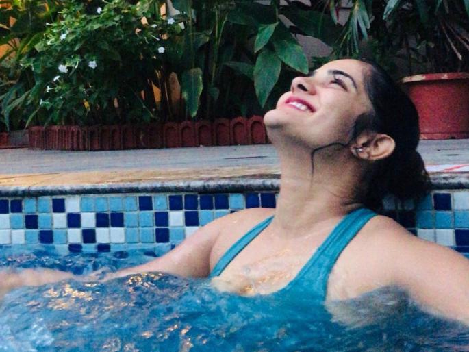 Bhagyashree Mote shared picture and gave caption water baby | मराठी सिनेइंडस्ट्रीतील या अभिनेत्रीला लागला अनुष्काचा नाद, स्वतःला म्हणतेय 'वॉटर बेबी' Bhagyashree Mote shared picture and gave caption water baby | मराठी सिनेइंडस्ट्रीतील या अभिनेत्रीला लागला अनुष्काचा नाद, स्वतःला म्हणतेय 'वॉटर बेबी'