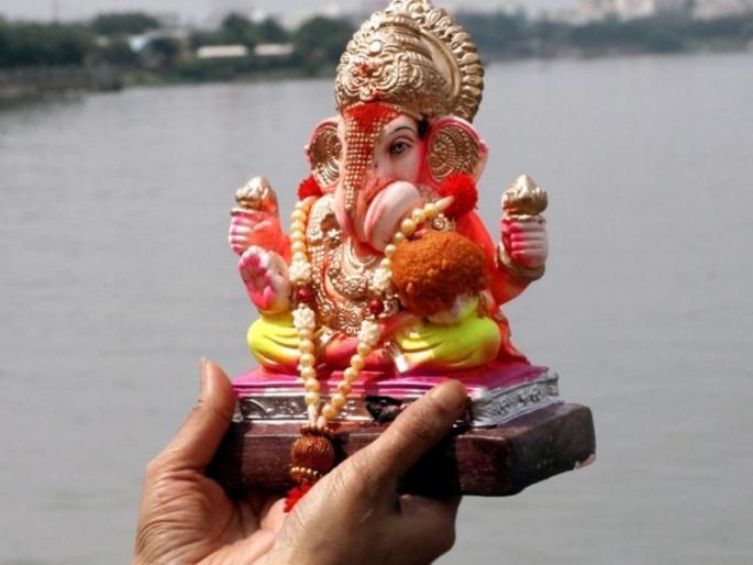 Bappa's online alarm is sung in new songs | बाप्पाचा ऑनलाईन गजर; नव्या गीतांतून गायली जातेय श्रीगणेशाची महती Bappa's online alarm is sung in new songs | बाप्पाचा ऑनलाईन गजर; नव्या गीतांतून गायली जातेय श्रीगणेशाची महती
