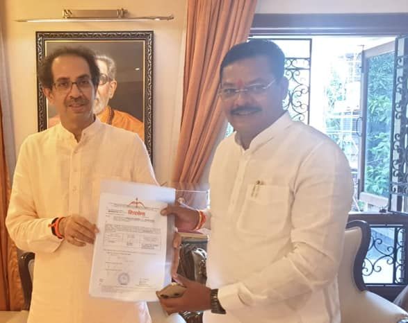 Maharashtra Vidhan Sabha 2019: AB form allotted by Shiv Sena before the alliance is announced; These 'candidates' got opportunity again | युती जाहीर होण्यापूर्वीच शिवसेनेकडून एबी फॉर्म वाटप; 'या' 9 उमेदवारांना उद्धव ठाकरेंनी दिली संधी Maharashtra Vidhan Sabha 2019: AB form allotted by Shiv Sena before the alliance is announced; These 'candidates' got opportunity again | युती जाहीर होण्यापूर्वीच शिवसेनेकडून एबी फॉर्म वाटप; 'या' 9 उमेदवारांना उद्धव ठाकरेंनी दिली संधी