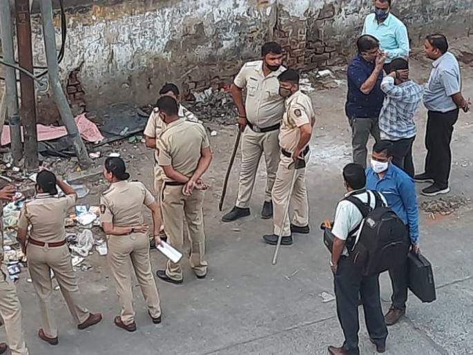 Five infant found in garbage dumping yard near kt wine shop in Nagpur | हे पाप कुणाचे ? भरवस्तीत आढळले सहा मृत अर्भके, एकच खळबळ Five infant found in garbage dumping yard near kt wine shop in Nagpur | हे पाप कुणाचे ? भरवस्तीत आढळले सहा मृत अर्भके, एकच खळबळ