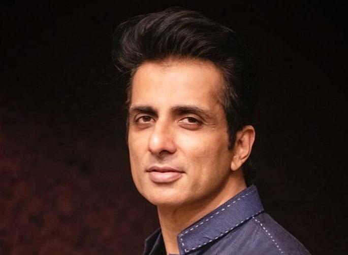 Corona Mumbai: Sonu Sood opens doorways of his Juhu Hotel in Mumbai for medical workers | Corona Mumbai : हा अभिनेता ठरला ‘रिअल हिरो, मेडिकल स्टाफसाठी खुले केले जुहूतील हॉटेल Corona Mumbai: Sonu Sood opens doorways of his Juhu Hotel in Mumbai for medical workers | Corona Mumbai : हा अभिनेता ठरला ‘रिअल हिरो, मेडिकल स्टाफसाठी खुले केले जुहूतील हॉटेल