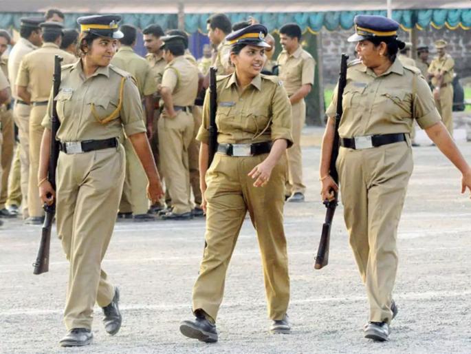 Why shouldn't there be fifty percent women's in the police? | पोलिसांमध्ये निम्म्या स्त्रिया का नसाव्यात? स्वातंत्र्यानंतरही पोलीस दलात पुरुषांचेच प्राबल्य... Why shouldn't there be fifty percent women's in the police? | पोलिसांमध्ये निम्म्या स्त्रिया का नसाव्यात? स्वातंत्र्यानंतरही पोलीस दलात पुरुषांचेच प्राबल्य...