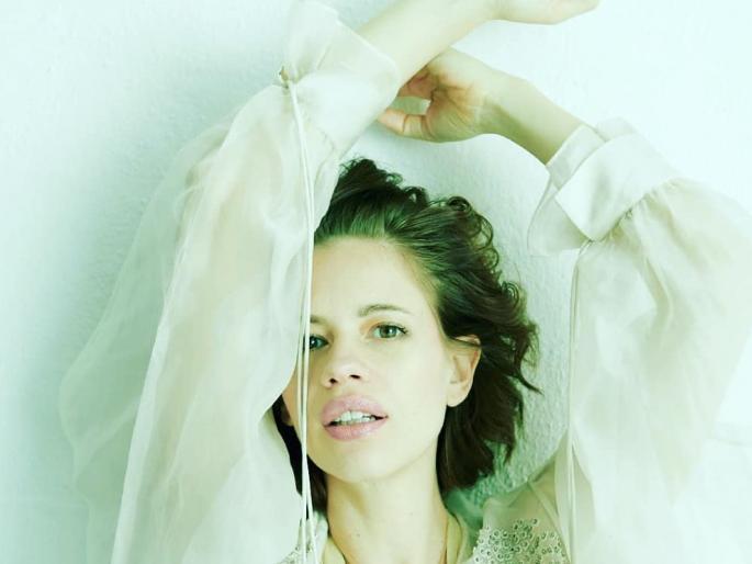 kalki koechlin introduces her new born daughter reveals her name sappho | कल्की कोच्लिनने मुलीचे नाव ठेवले ‘Sappho’; जाणून घ्या काय होतो अर्थ kalki koechlin introduces her new born daughter reveals her name sappho | कल्की कोच्लिनने मुलीचे नाव ठेवले ‘Sappho’; जाणून घ्या काय होतो अर्थ