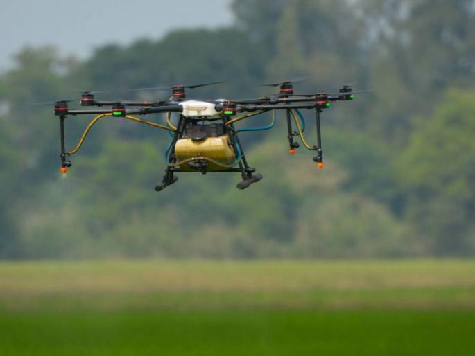 Naxals monitoring police from drones? | नक्षलवाद्यांची ड्रोनमधून पोलिसांवर पाळत? Naxals monitoring police from drones? | नक्षलवाद्यांची ड्रोनमधून पोलिसांवर पाळत?