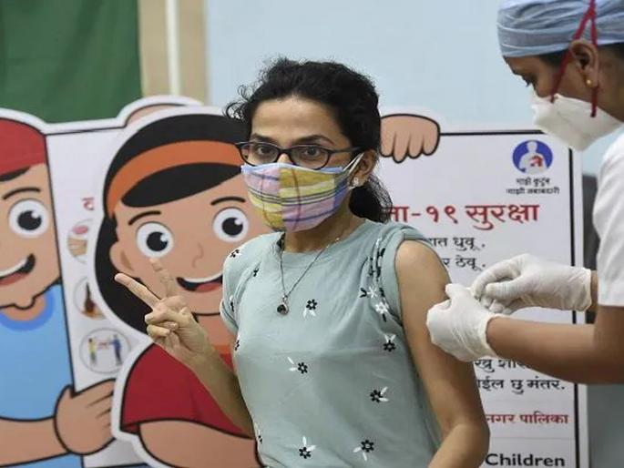 Corona vaccination in adolescent groups slowed down in the state | राज्यात किशोरवयीन गटातील कोरोना लसीकरण मंदावले Corona vaccination in adolescent groups slowed down in the state | राज्यात किशोरवयीन गटातील कोरोना लसीकरण मंदावले