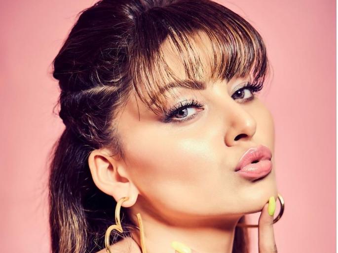 Urvashi Rautela shared bold video on Instagram! | HOTNESS ALERT! उर्वशी रौतेलाने इन्स्टाग्रामवर शेअर केला बोल्ड व्हिडीओ! Urvashi Rautela shared bold video on Instagram! | HOTNESS ALERT! उर्वशी रौतेलाने इन्स्टाग्रामवर शेअर केला बोल्ड व्हिडीओ!