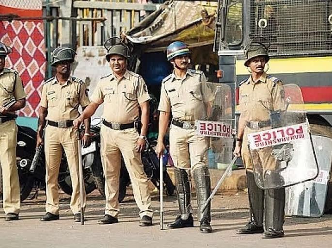 Others are getting bonuses for Diwali; But they give us only advance! | दिवाळीसाठी इतरांना मिळतोय बोनस; आम्हाला मात्र देतात फक्त ॲडव्हान्स ! Others are getting bonuses for Diwali; But they give us only advance! | दिवाळीसाठी इतरांना मिळतोय बोनस; आम्हाला मात्र देतात फक्त ॲडव्हान्स !