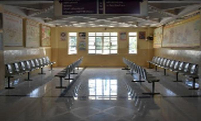 Shukushkat at the Collector's Office | जिल्हाधिकारी कार्यालयात शुकशुकाट