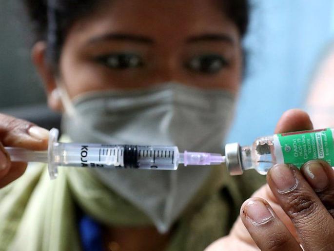 Horrible: Nursing Staff applied covishield vaccine on both arms of women in 5 seconds at pathankot | Corona Vaccination: भयानक! गप्पांमध्ये रमलेल्या नर्सनी महिलेच्या दोन्ही दंडावर टोचली कोव्हिशिल्ड लस, पुढे जे घडले...