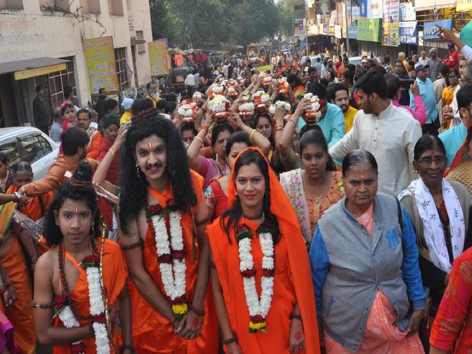 Procession of Akshata Kalashas of Invitation | निमंत्रणाच्या अक्षता कलशांची शोभायात्रा; प्रभू रामललाच्या वेषेत बालके Procession of Akshata Kalashas of Invitation | निमंत्रणाच्या अक्षता कलशांची शोभायात्रा; प्रभू रामललाच्या वेषेत बालके