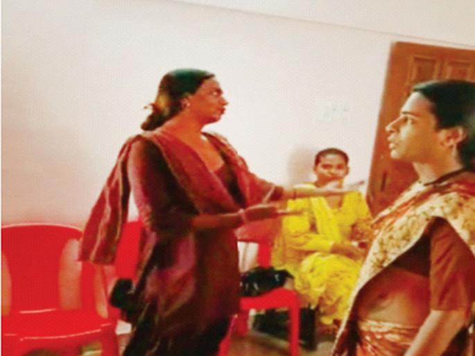 Harassment of third parties in the marriage house; 21 thousand asked; Shocking type of whiteness | लग्नघरी तृतीयपंथींचा धिंगाणा; २१ हजार मागितले; गोराईतील धक्कादायक प्रकार Harassment of third parties in the marriage house; 21 thousand asked; Shocking type of whiteness | लग्नघरी तृतीयपंथींचा धिंगाणा; २१ हजार मागितले; गोराईतील धक्कादायक प्रकार